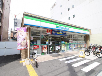 ファミリーマート 日本橋二丁目店まで220m