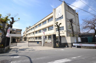 岸和田市立久米田中学校まで669m