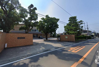 松前町立松前小学校まで860m