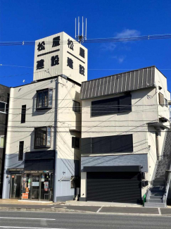 右側建物3階です