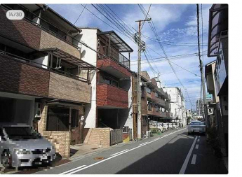 南向き　陽当たり　通風　良好です　重量鉄骨造で地震に強い邸宅