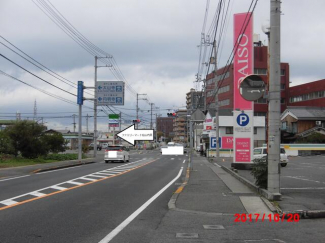 ファミリーマート松山内宮店まで877m