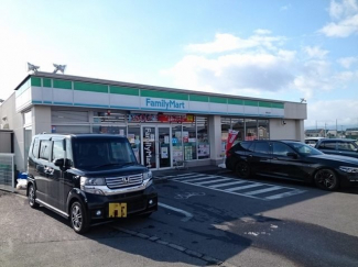 ファミリーマート栗東出庭店まで60m