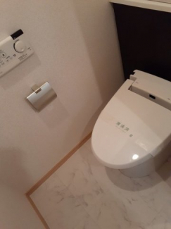 シンプルで使いやすいトイレです