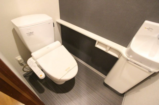 コンパクトで使いやすいトイレです