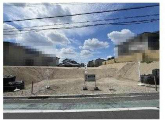 更地　東向き　整形地　建築条件なし売り土地