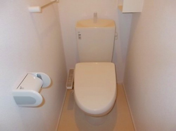 コンパクトで使いやすいトイレです