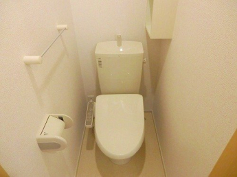 コンパクトで使いやすいトイレです