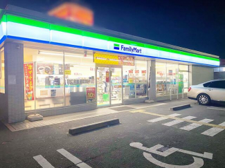 ファミリーマート東大阪横小路店まで891m