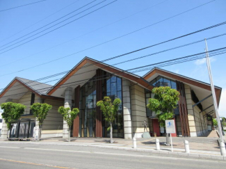 西条市立西条図書館まで729m