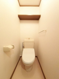 コンパクトで使いやすいトイレです