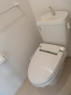 コンパクトで使いやすいトイレです