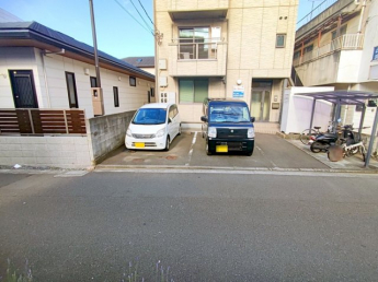 【駐車場】