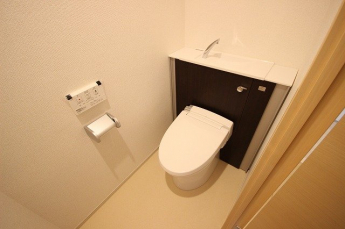 ゆったりとした空間のトイレです