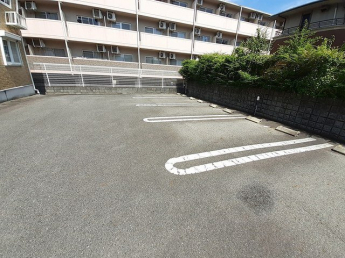 駐車場に車を止められます