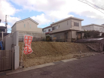 【前面道路含む現地写真】