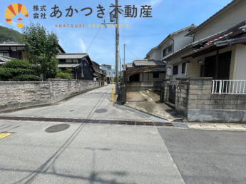 【前面道路含む現地写真】