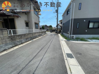 【前面道路含む現地写真】