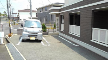 駐車場に車を止められます