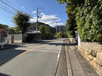 前面道路（南西側・ライト坂）