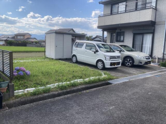 駐車場２台＋家庭菜園スペースと南側がとても解放感！