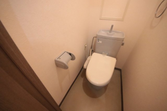 コンパクトで使いやすいトイレです