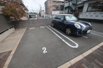 駐車場に車を止められます