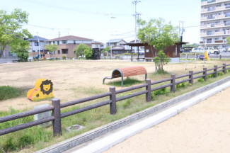 分譲地の目の前に公園があります。まで10m