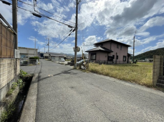 【前面道路含む現地写真】