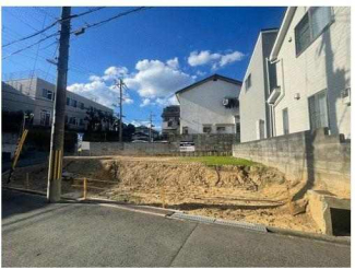 南西角地　更地　建築条件なし売り土地