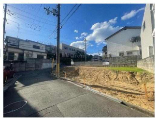 南西角地　更地　建築条件なし売り土地