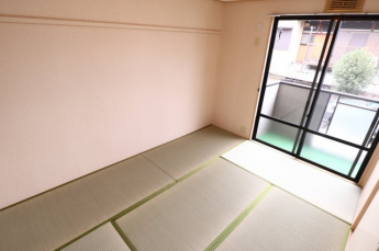 ※同建物別部屋の参考写真です。