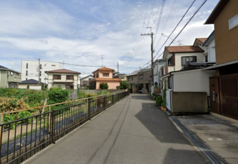 【前面道路含む現地写真】