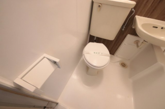 コンパクトで使いやすいトイレです