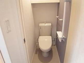 シンプルで使いやすいトイレです