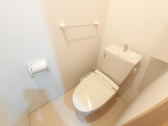 清潔感のあるトイレです