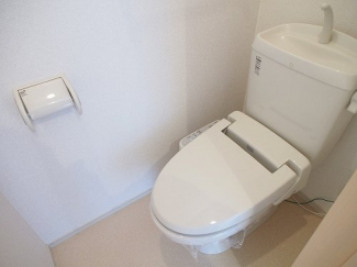 コンパクトで使いやすいトイレです