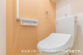 ゆったりとした空間のトイレです