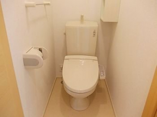 コンパクトで使いやすいトイレです