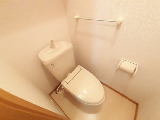 コンパクトで使いやすいトイレです