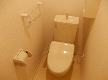 コンパクトで使いやすいトイレです