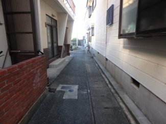 【前面道路含む現地写真】