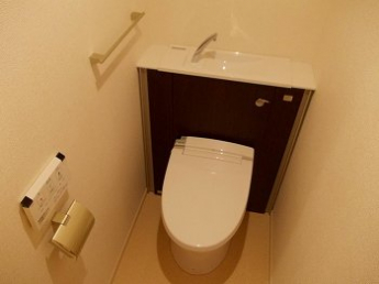 コンパクトで使いやすいトイレです