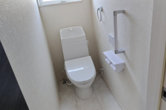 コンパクトで使いやすいトイレです