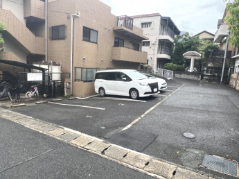 【駐車場】