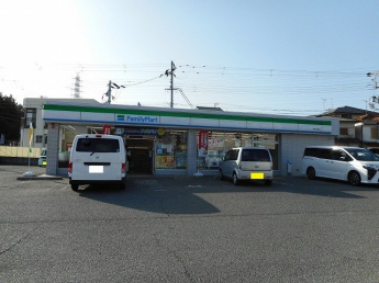 ファミリーマート　枝吉店まで550m