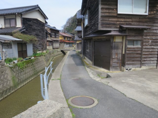 前面道路含む現地写真です