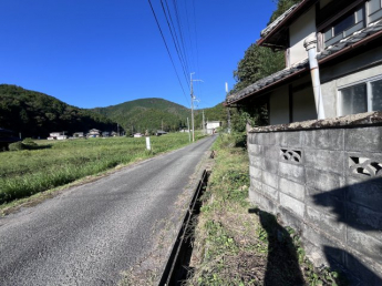 【前面道路含む現地写真】