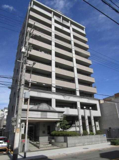 ２００１年（平成１３年）２月建築のオートロック完備のマンショ