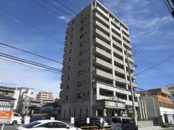 ２００１年（平成１３年）２月建築のオートロック完備のマンショ